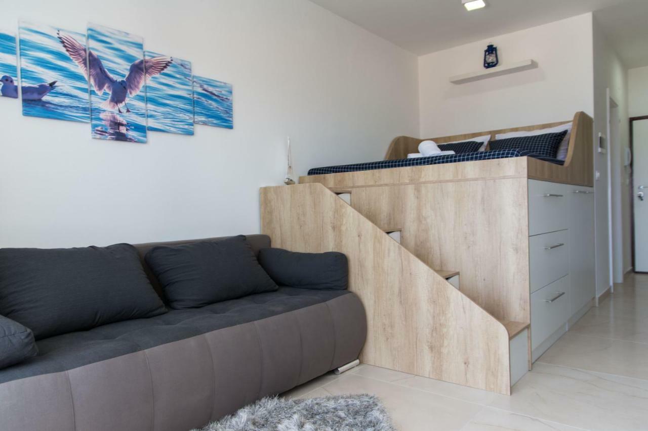Apartment Quarko Kaštela Eksteriør billede