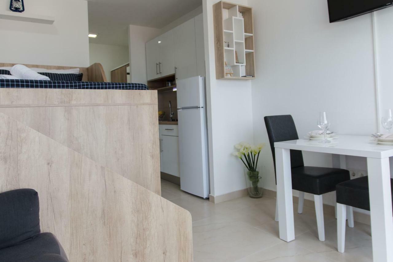 Apartment Quarko Kaštela Eksteriør billede